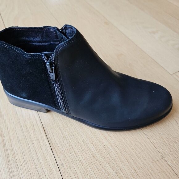 NAOT Helm Black Leather with Suede Ankle Boots Booties - Womens‎ Size EU 37 US 6 - Picture 8 of 12